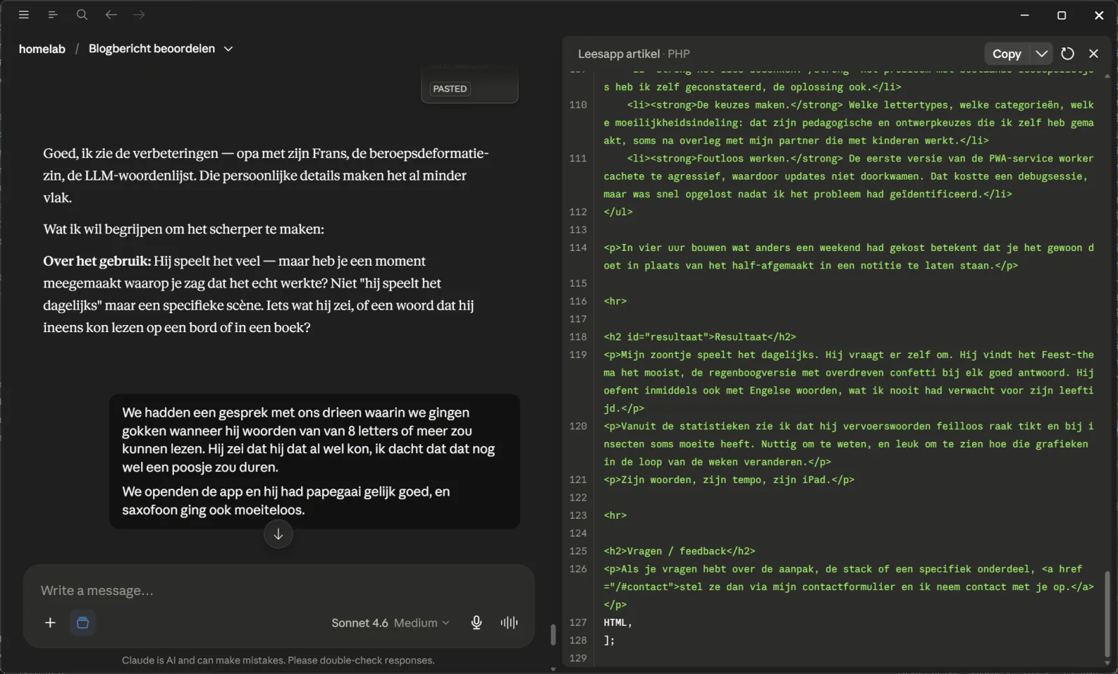 Claude-gesprek naast VS Code tijdens het schrijven van een blogartikel